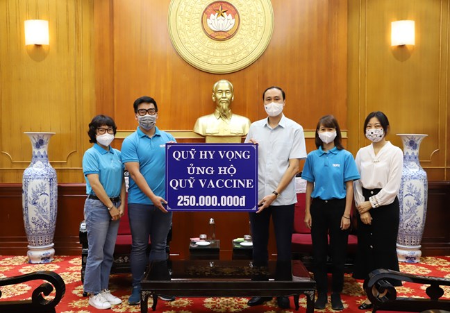 Chung tay góp thêm nguồn lực đẩy lùi dịch COVID-19