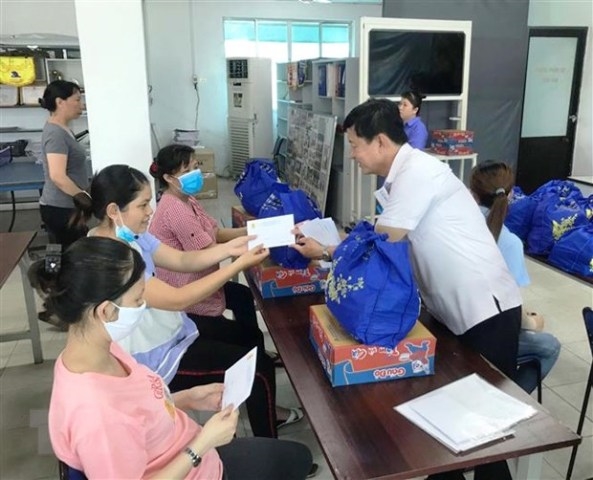 Hỗ trợ người gặp khó khăn trong đại dịch COVID-19
