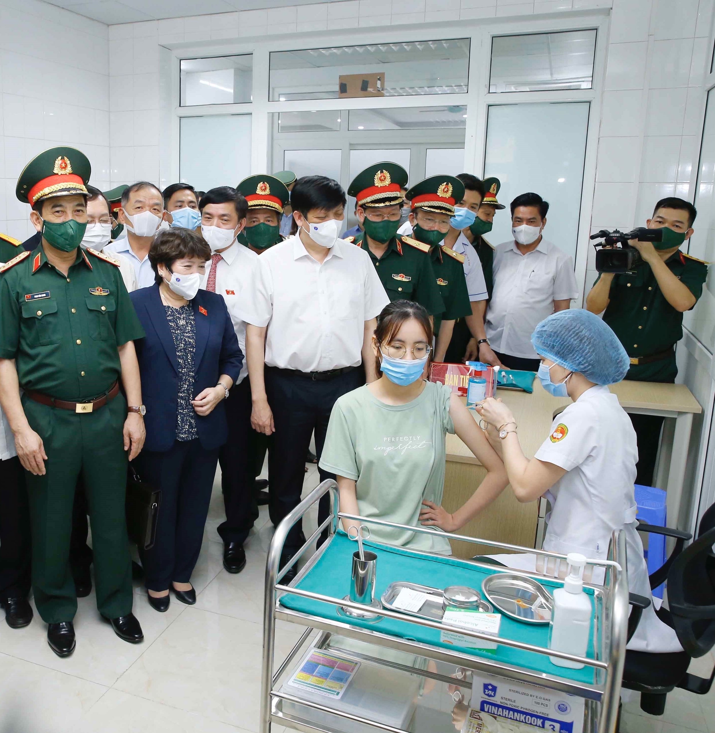 Việt Nam phê duyệt thử nghiệm giai đoạn 3 vắc xin phòng COVID-19 Nano Covax