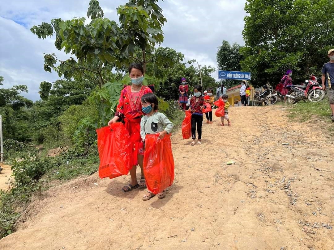 Nhịp sống của người dân Điện Biên đang dần trở lại bình thường