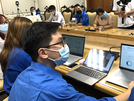 Sinh viên Kinh tế Quốc dân tham gia đội hình tình nguyện số hỗ trợ truy vết bệnh nhân COVID-19