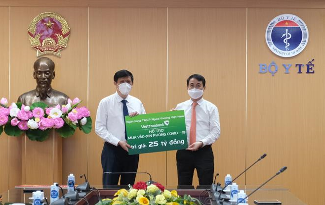 Vietcombank dành gần 200 tỷ đồng cho giáo dục và y tế mỗi năm