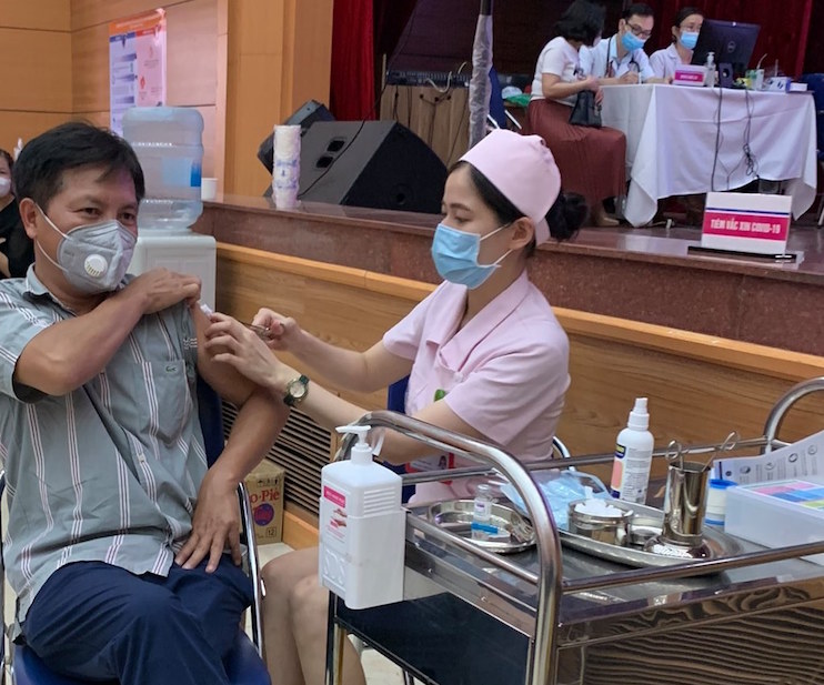 Triển khai chiến dịch tiêm chủng lớn nhất lịch sử
