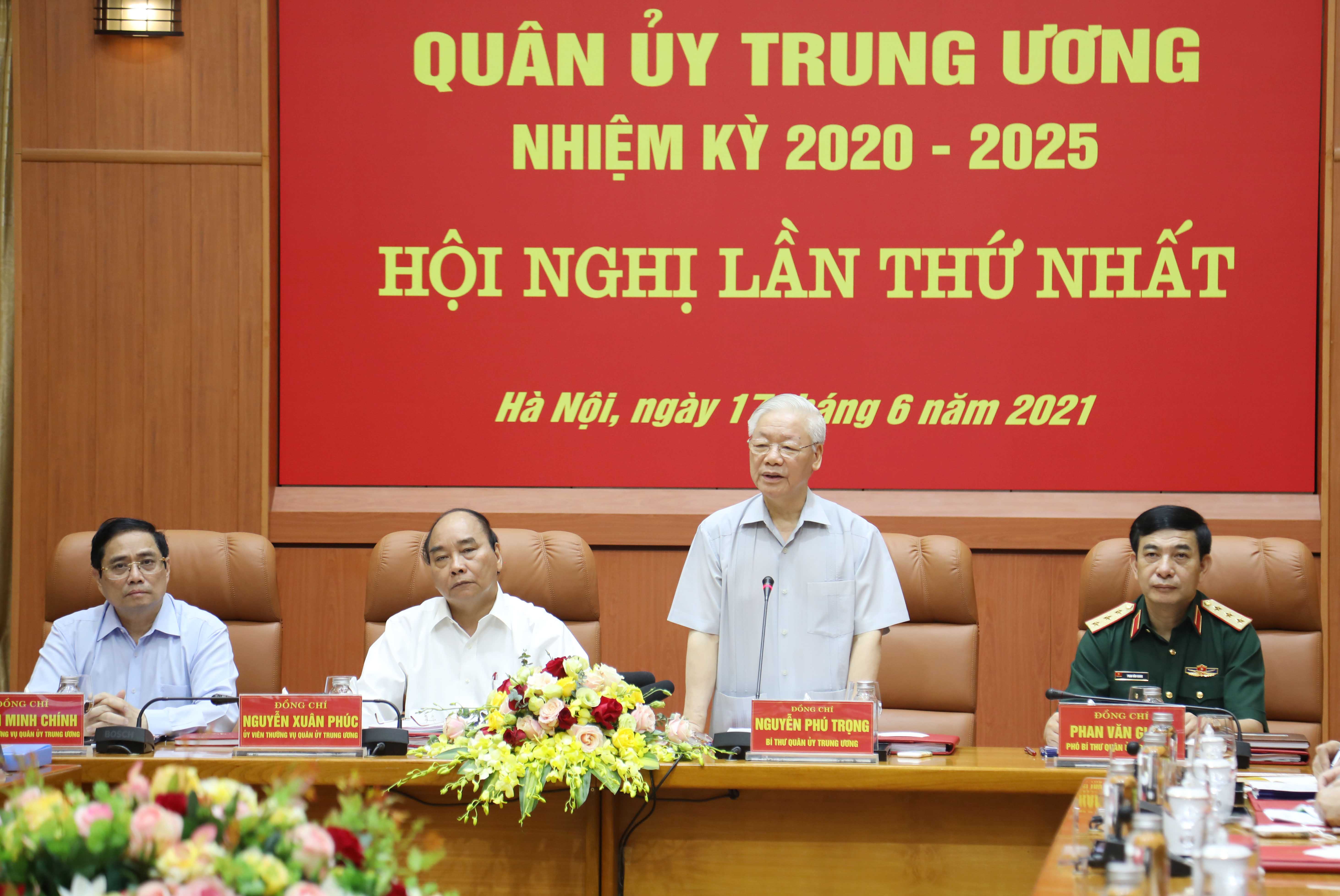 Tổng Bí thư chủ trì Hội nghị Quân ủy Trung ương lần thứ nhất khóa XI