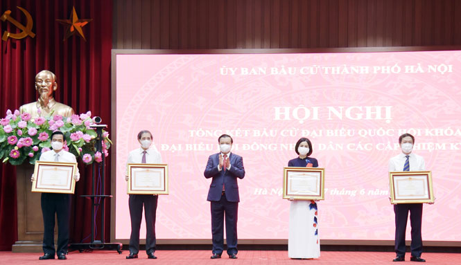 Bắt tay ngay vào công việc, hoàn thành trách nhiệm của người đại biểu nhân dân