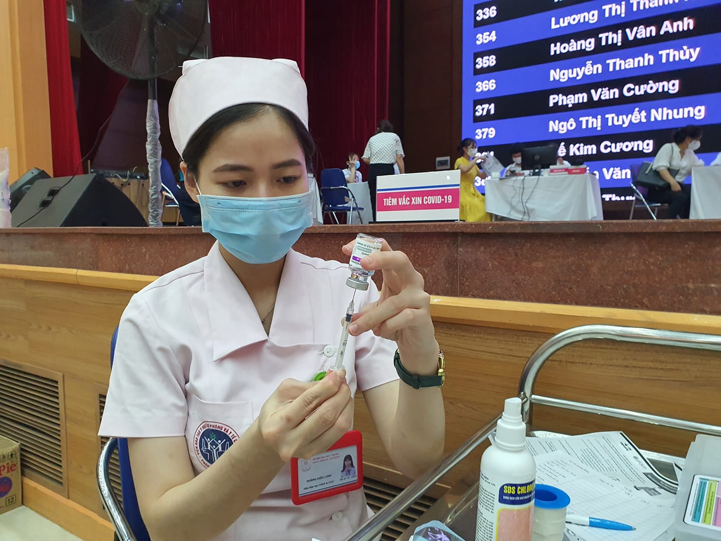 Tiêm vắc xin sẽ giúp giảm triệu chứng nặng và giảm nguy cơ tử vong
