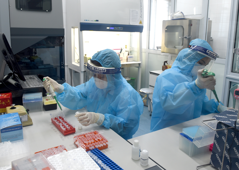 Việt Nam ghi nhận 272 ca mắc COVID-19 trong ngày