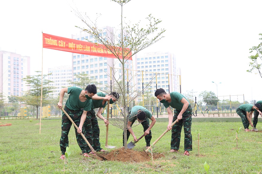 Tuổi trẻ Trường Đại học Chính trị chung tay bảo vệ môi trường