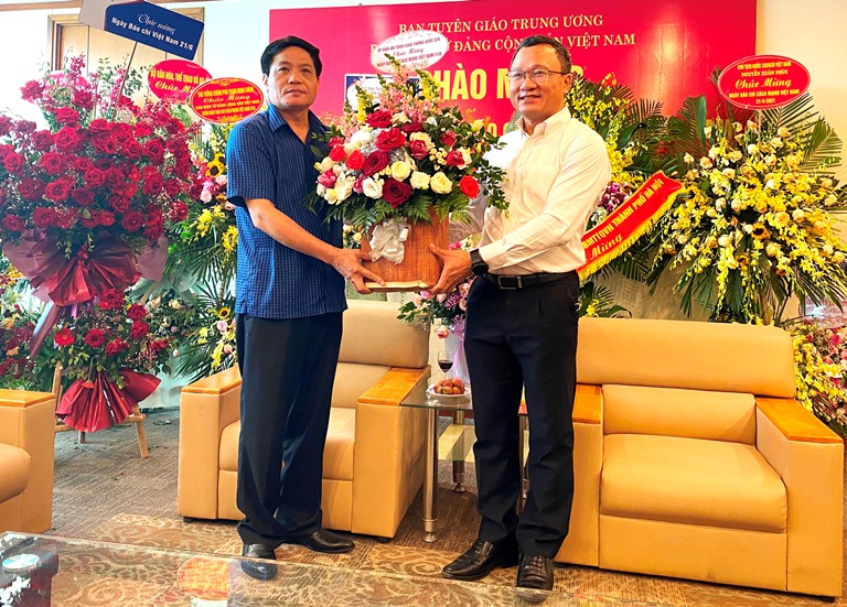 Đẩy mạnh phối hợp, tuyên truyền về trật tự an toàn giao thông