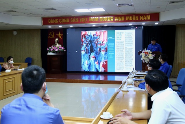 Ra mắt “Bản tin tình nguyện” và phát động cuộc thi ảnh
