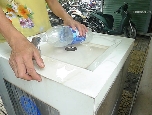 Hà Nội Trụ cấp nước sạch “nơi hoạt động, nơi không”