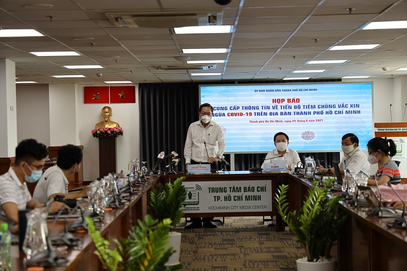 TP Hồ Chí Minh sẽ hoàn thành tiêm vắc xin COVID-19 theo kế hoạch