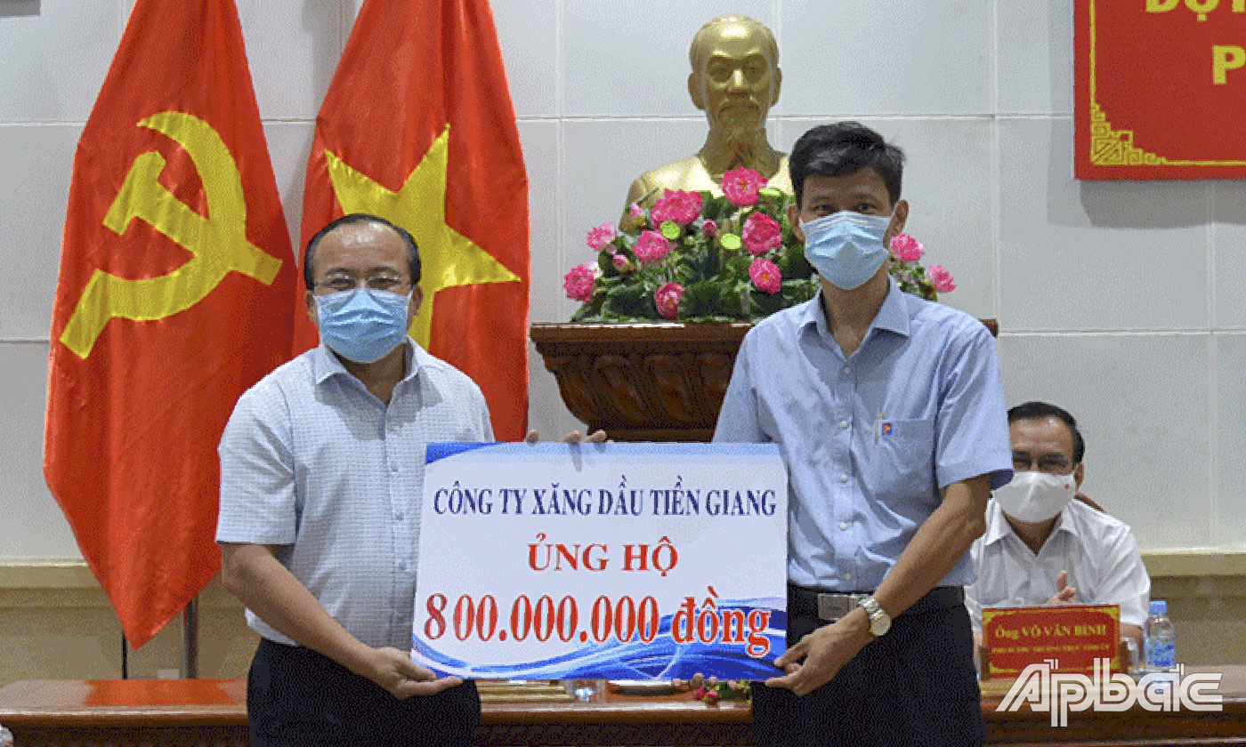 Chung tay ủng hộ công tác phòng, chống dịch bệnh COVID-19