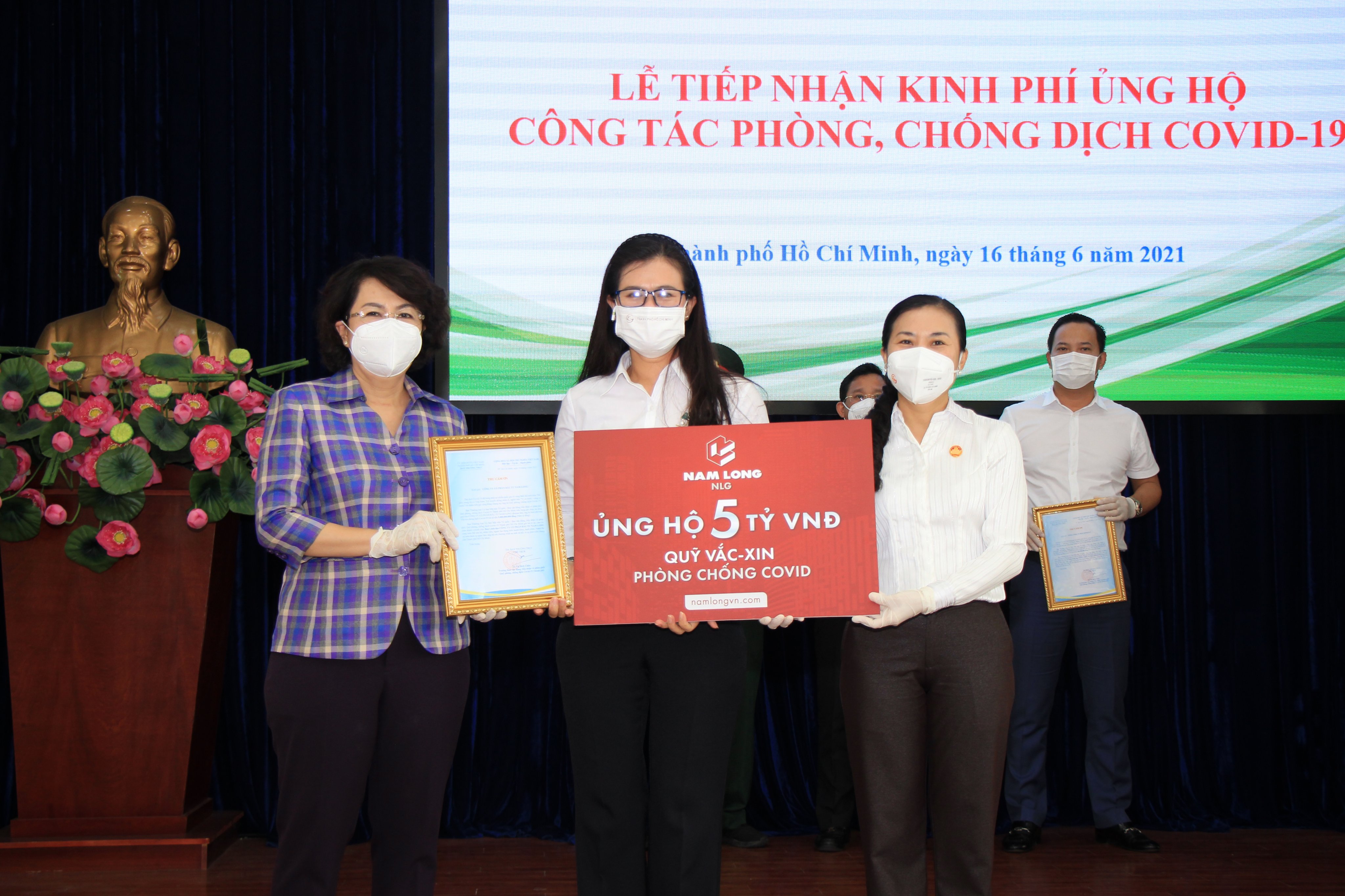 TP Hồ Chí Minh tiếp nhận hơn 856 tỷ đồng ủng hộ phòng chống dịch COVID -19