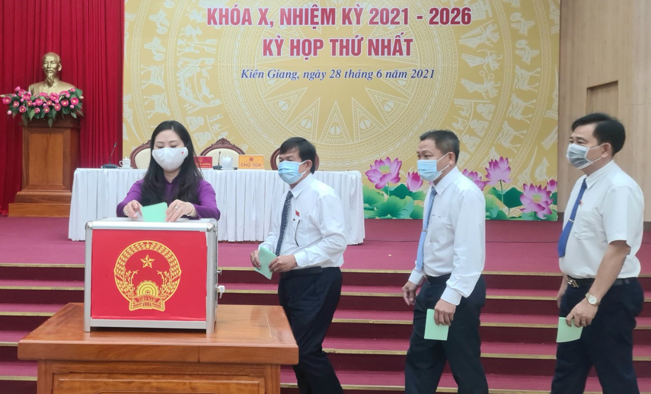 Đồng chí Mai Văn Huỳnh tái đắc cử Chủ tịch HĐND tỉnh Kiên Giang khóa X