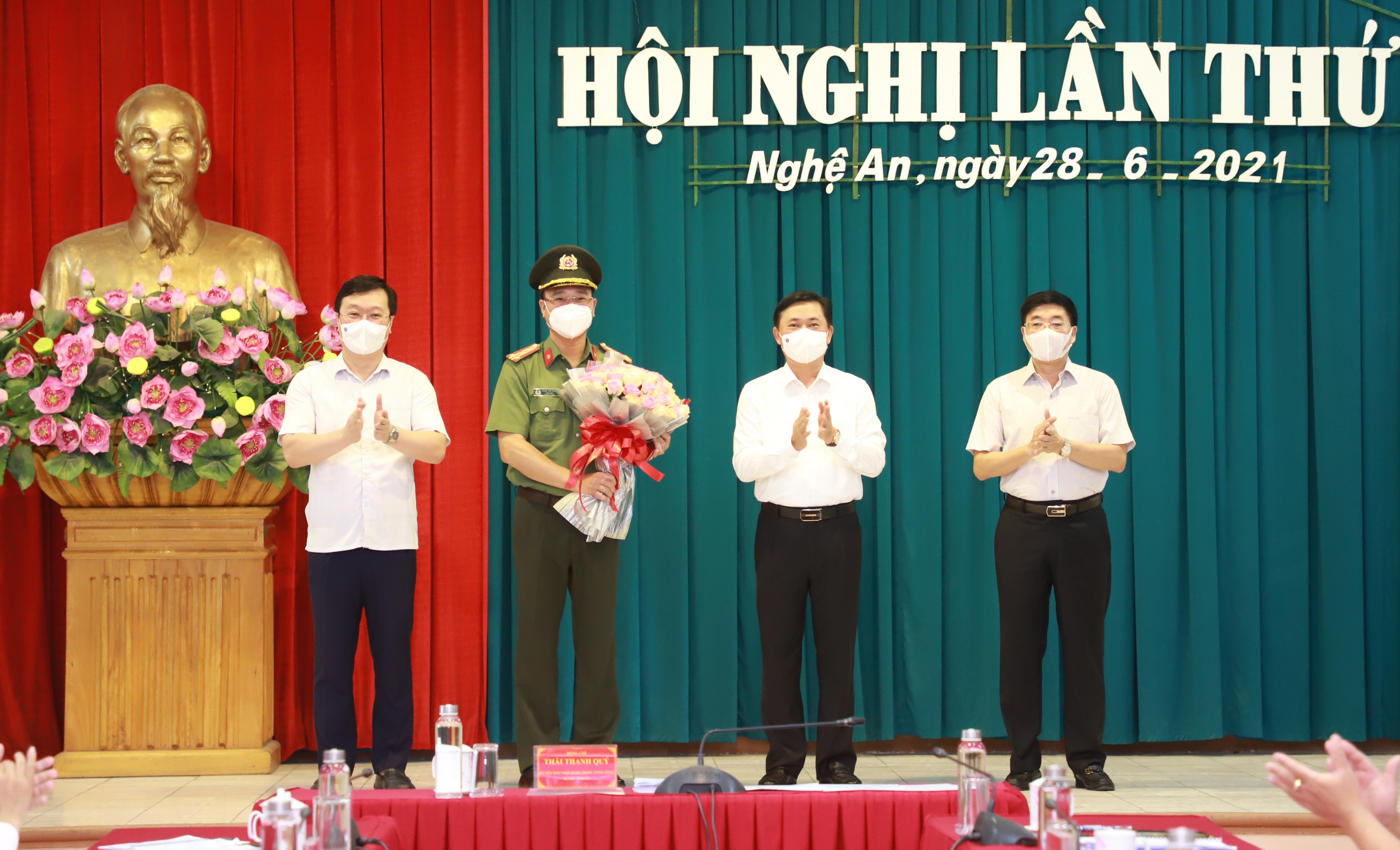 Nghệ An Công bố Quyết định của Ban Bí thư về công tác cán bộ