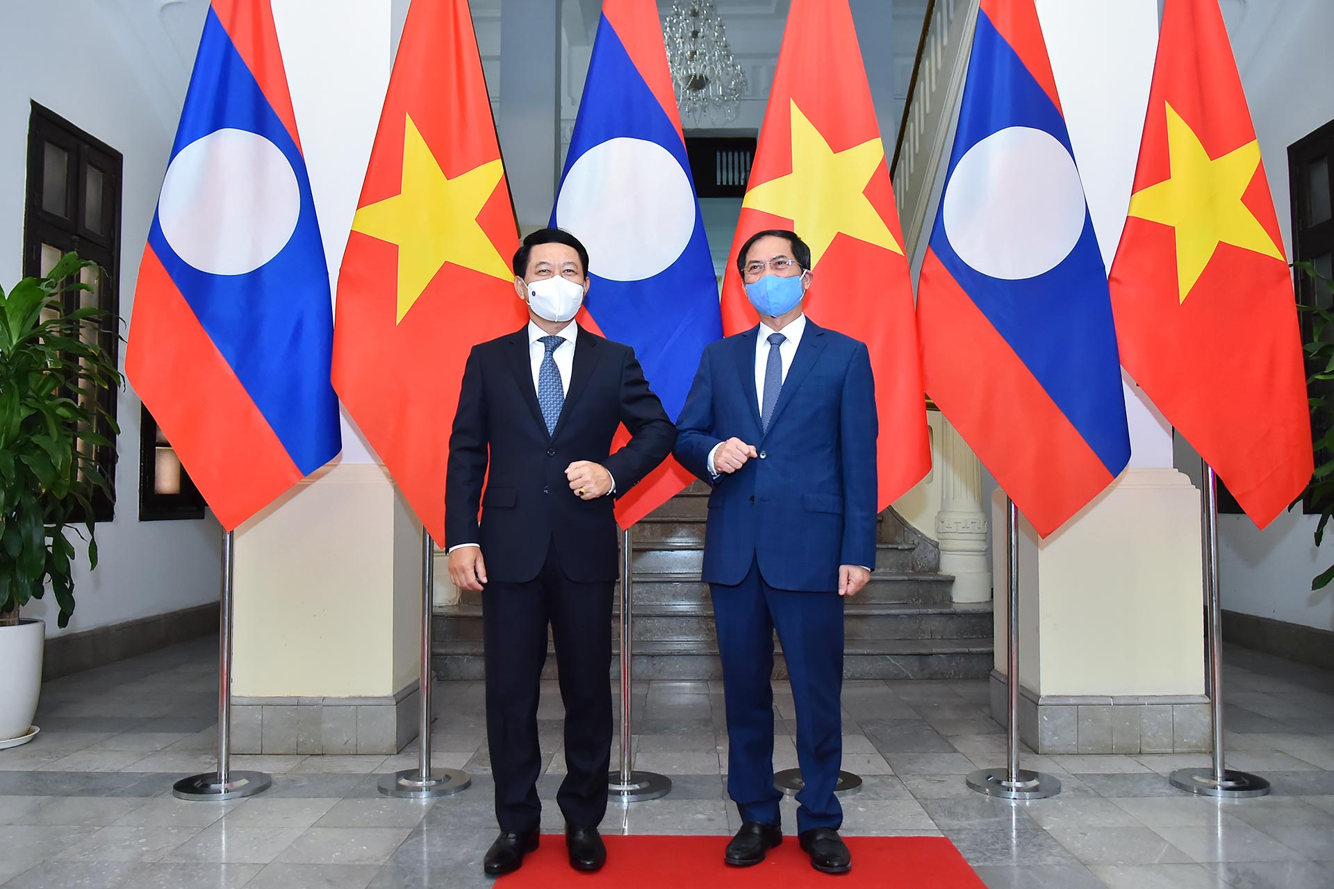 Tăng cường hợp tác giữa hai Bộ Ngoại giao Việt Nam và Lào
