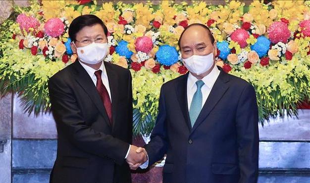 Chủ tịch nước Nguyễn Xuân Phúc hội kiến với Tổng Bí thư, Chủ tịch nước CHDCND Lào Thoong-lun Xỉ-xu-lít