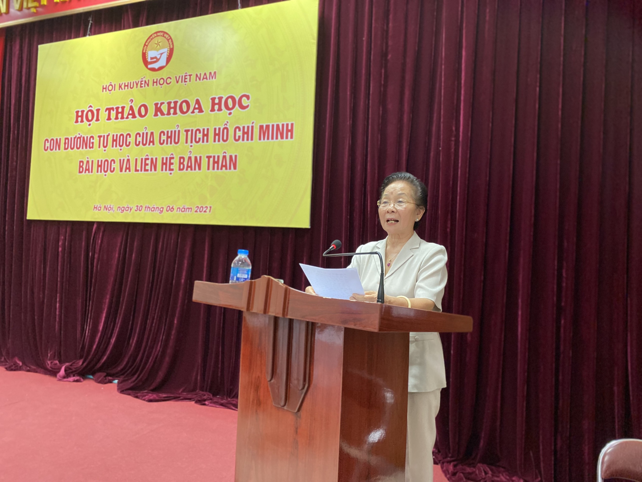 Học tập và làm theo Bác về tinh thần tự học