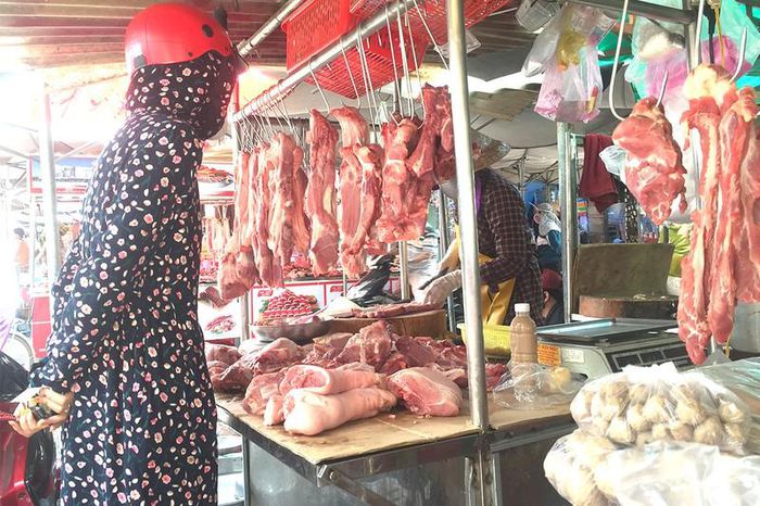 TP HCM Các tiểu thương, nhà vườn gặp nhiều khó khăn do hàng loạt chợ đóng cửa