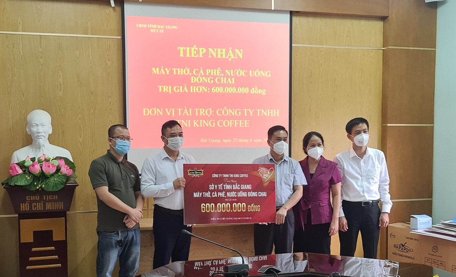 Hơn 600 triệu đồng hỗ trợ tỉnh Bắc Giang chống dịch