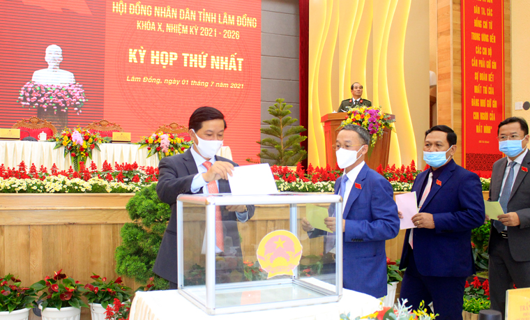 Lâm Đồng bầu các chức danh chủ chốt của HĐND và UBND