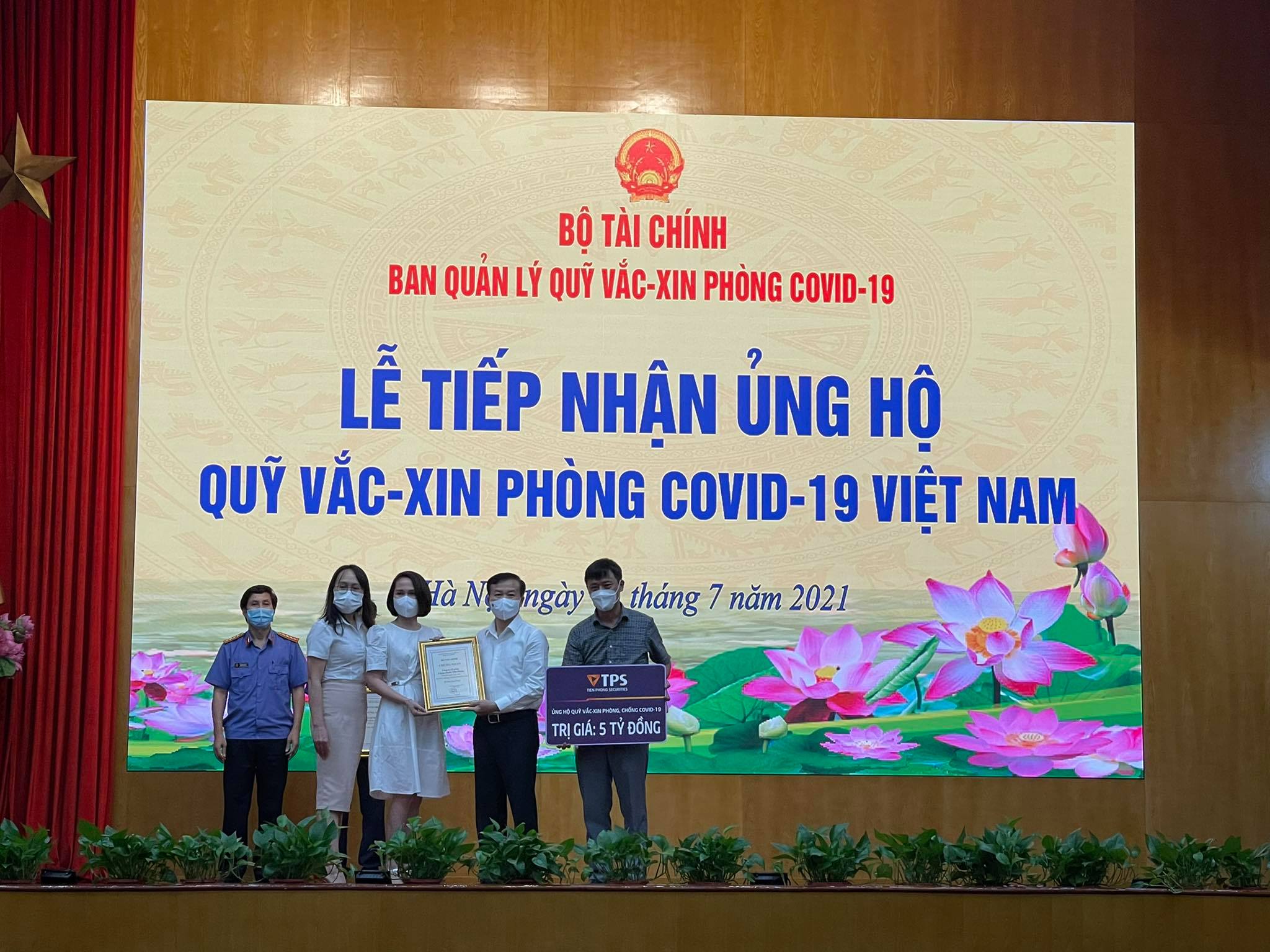 Quỹ vaccine phòng COVID-19 tiếp nhận ủng hộ hơn 10 tỷ đồng