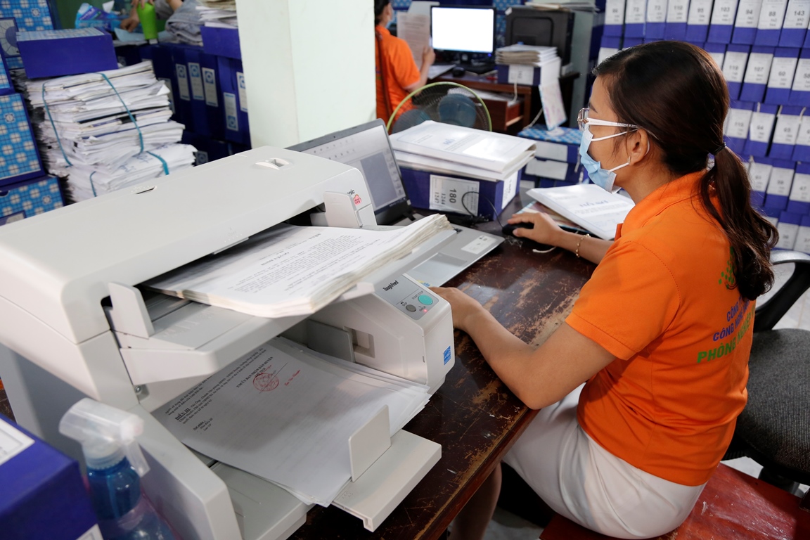 Chi cục Văn thư - Lưu trữ Bình Phước Đẩy mạnh chuyển đổi số đối với tài liệu lưu trữ