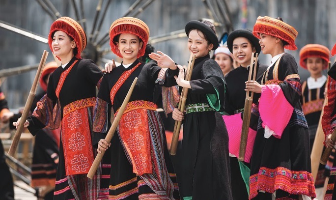 Hơn 1 1 triệu lượt du khách tới Lào Cai trong 6 tháng đầu năm