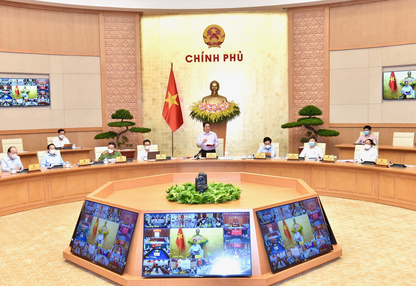 Tiếp tục điều hành linh hoạt 2 kịch bản tăng trưởng