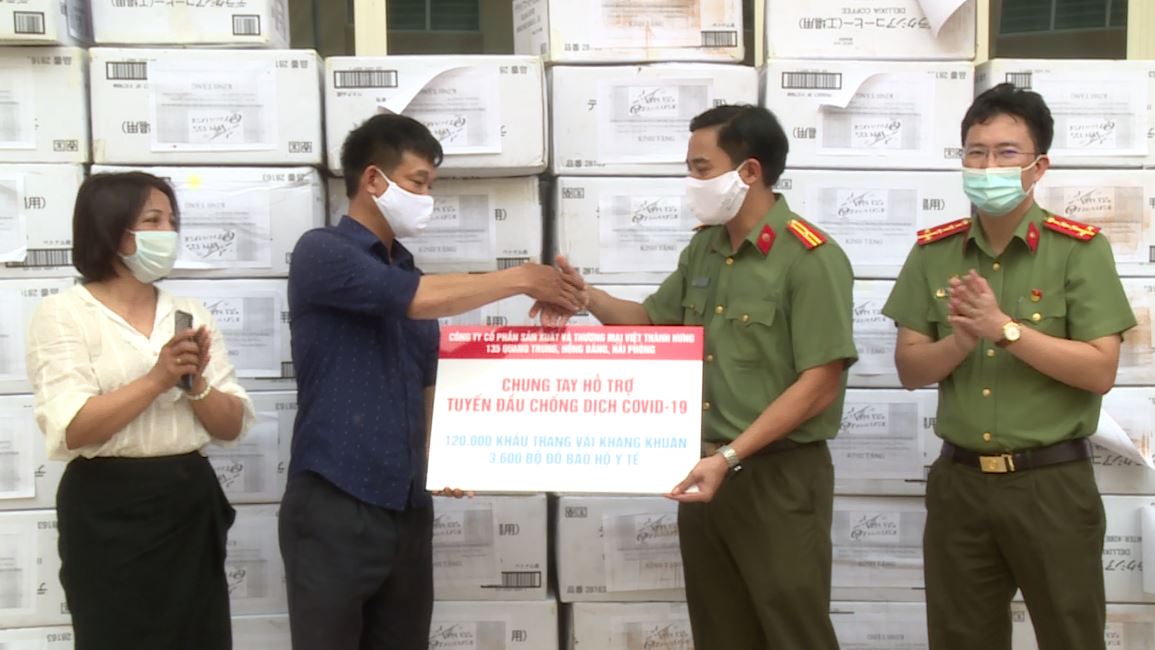 Chung tay hỗ trợ lực lượng phòng, chống dịch