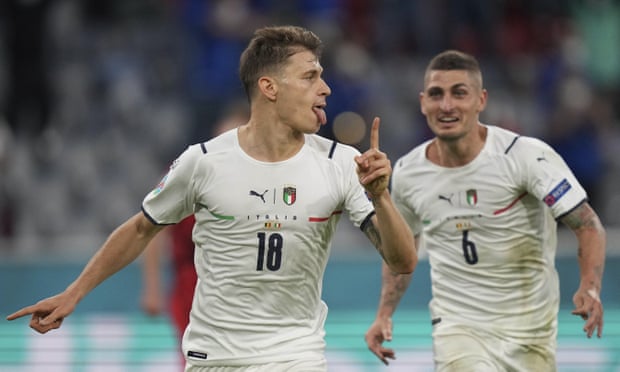 Italia tiễn Bỉ về nước
