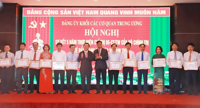 Những cách làm mới trong việc thực hiện Chỉ thị số 05 ở Đảng bộ Khối các cơ quan Trung ương