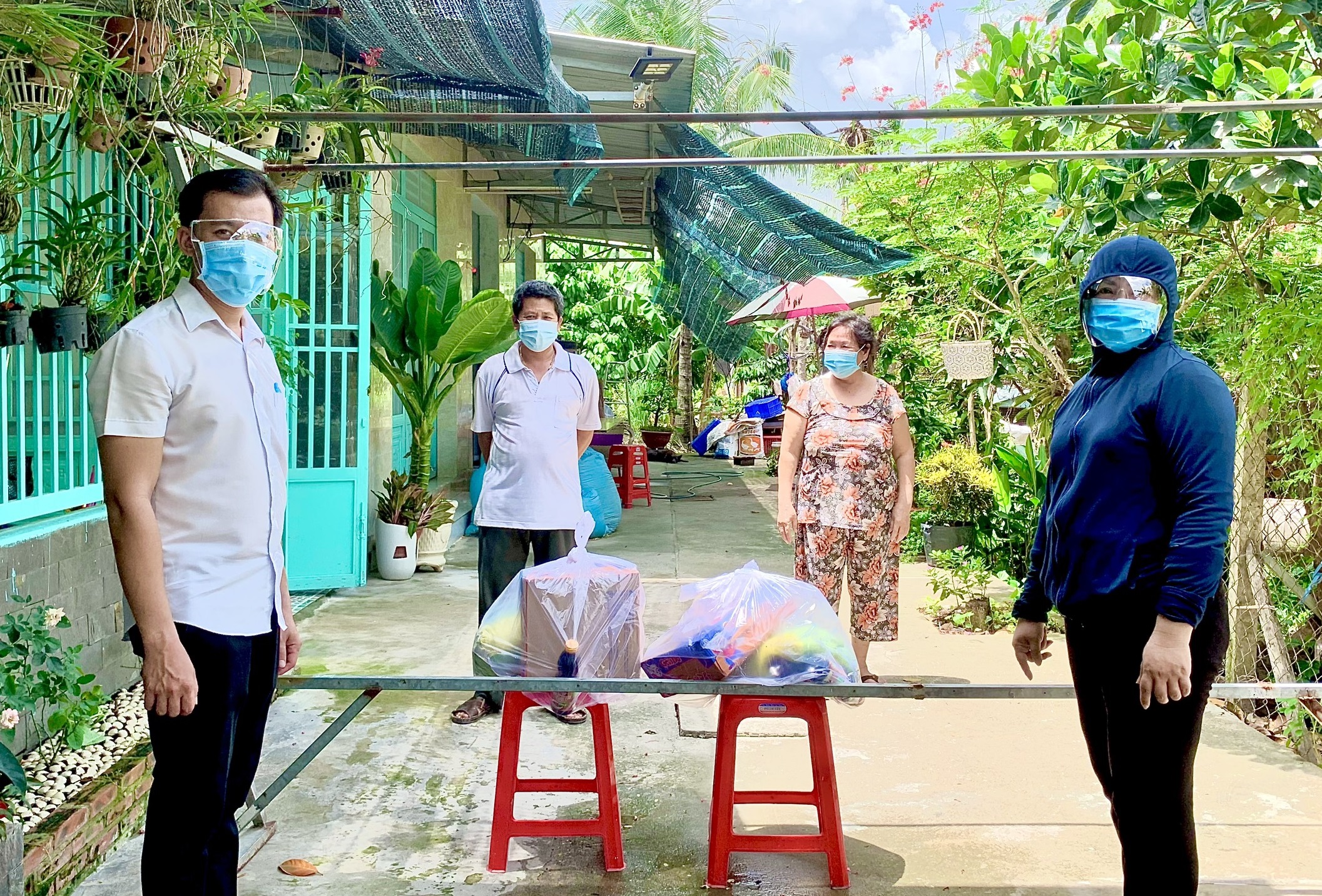Chia sẻ khó khăn giữa mùa dịch