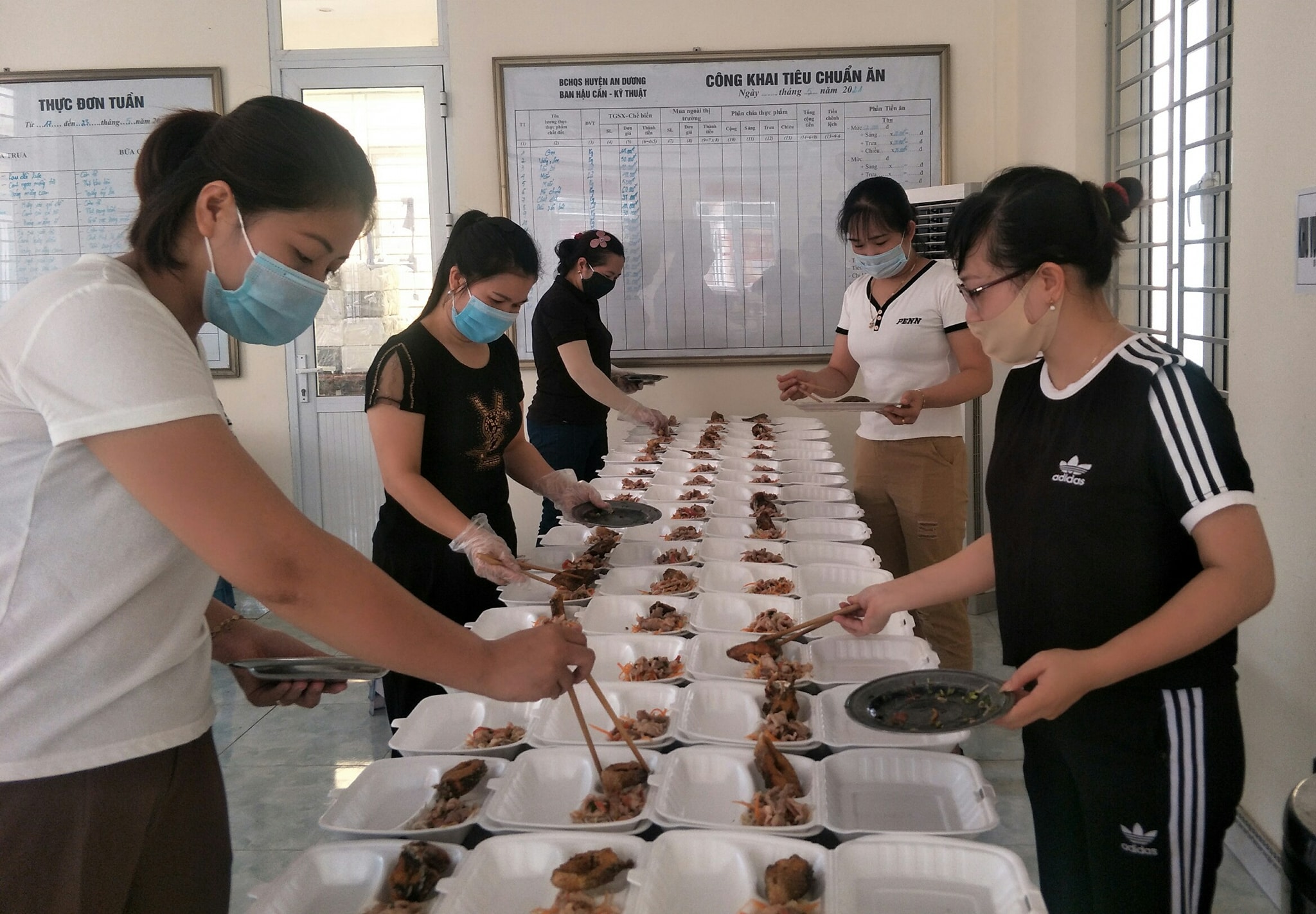 Phụ nữ Hải Phòng chung tay phòng, chống dịch