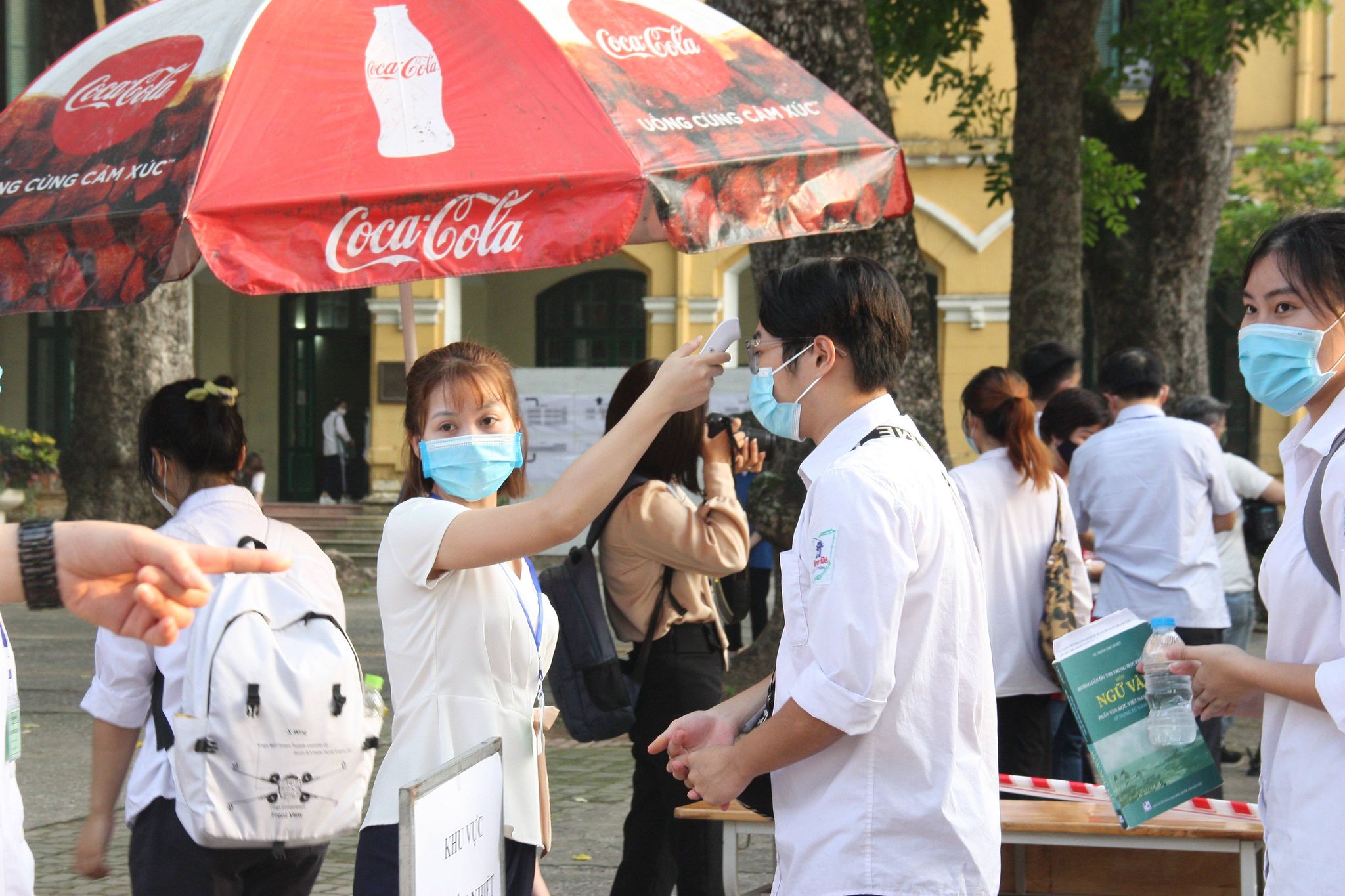 Kỳ thi tốt nghiệp THTP 2021 Đề thi Ngữ Văn không khó, thí sinh tự tin với bài làm
