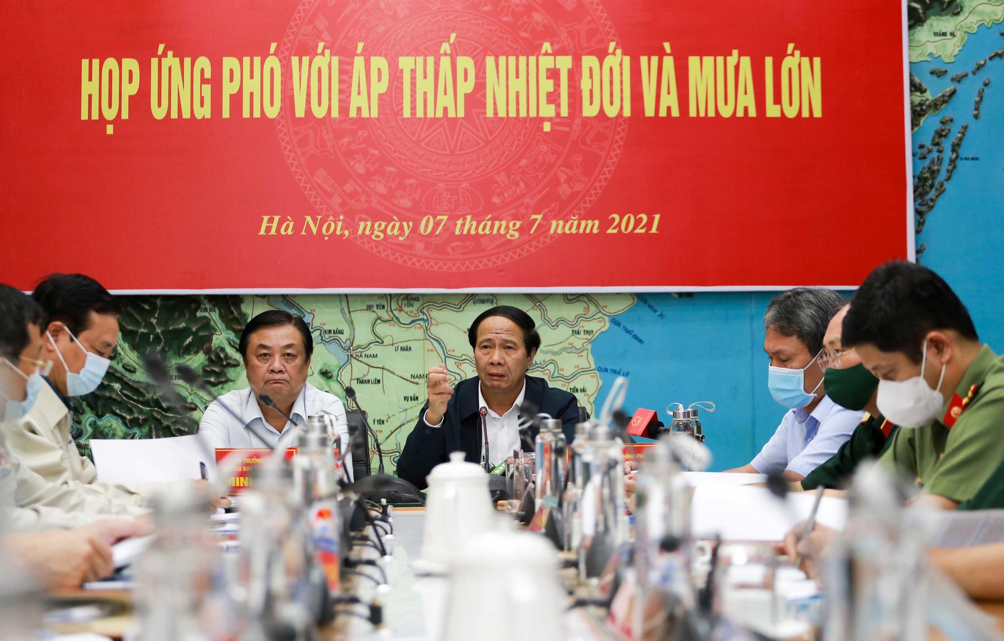 Huy động tối đa lực lượng để giảm thiểu thiệt hại do ấp thấp nhiệt đới gây ra