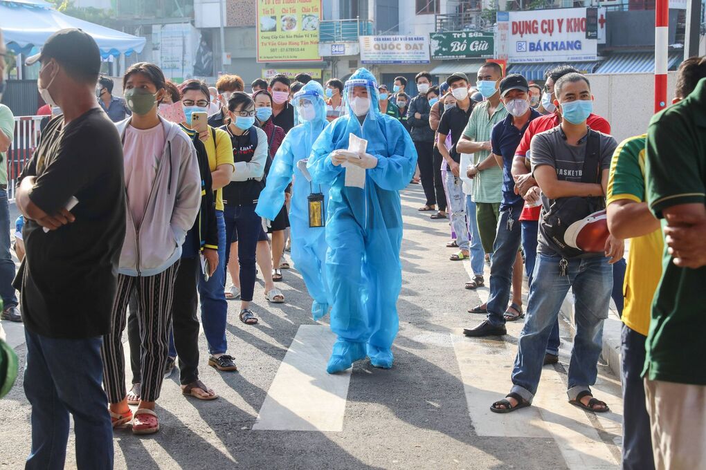 Người từ TP Hồ Chí Minh đi 62 địa phương khác phải tự cách ly 7 ngày, xét nghiệm 3 lần