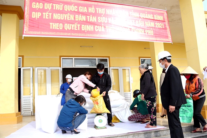 Ngành dự trữ đã xuất cấp lương thực, vật tư, thiết bị cho nhiều địa phương