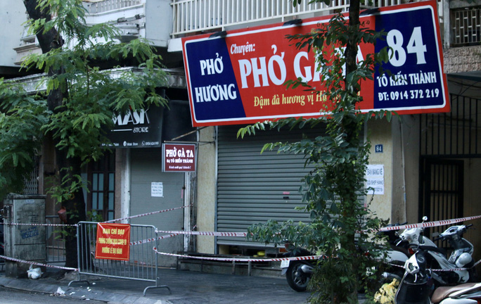 Hà Nội hỏa tốc chỉ đạo đóng cửa quán cắt tóc, hàng ăn chỉ bán mang về