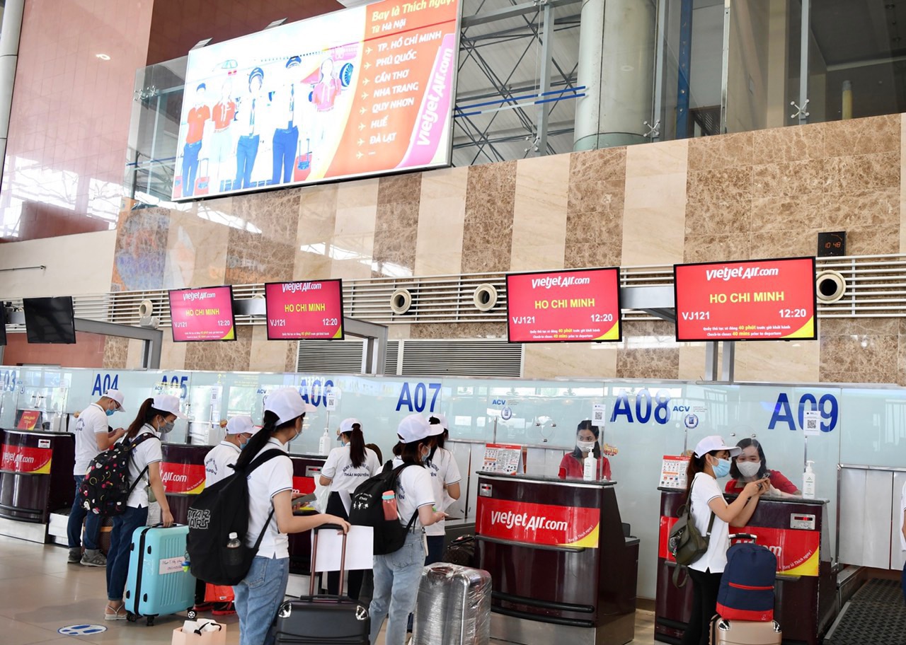 Gần 1 000 y bác sĩ tình nguyện lên đường vào TP Hồ Chí Minh hỗ trợ chống dịch