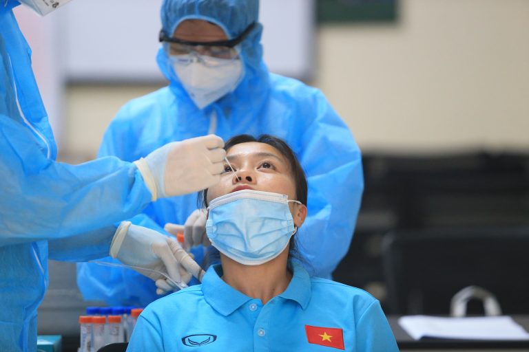 Đội tuyển nữ Quốc gia kiểm tra y tế trong ngày đầu hội quân