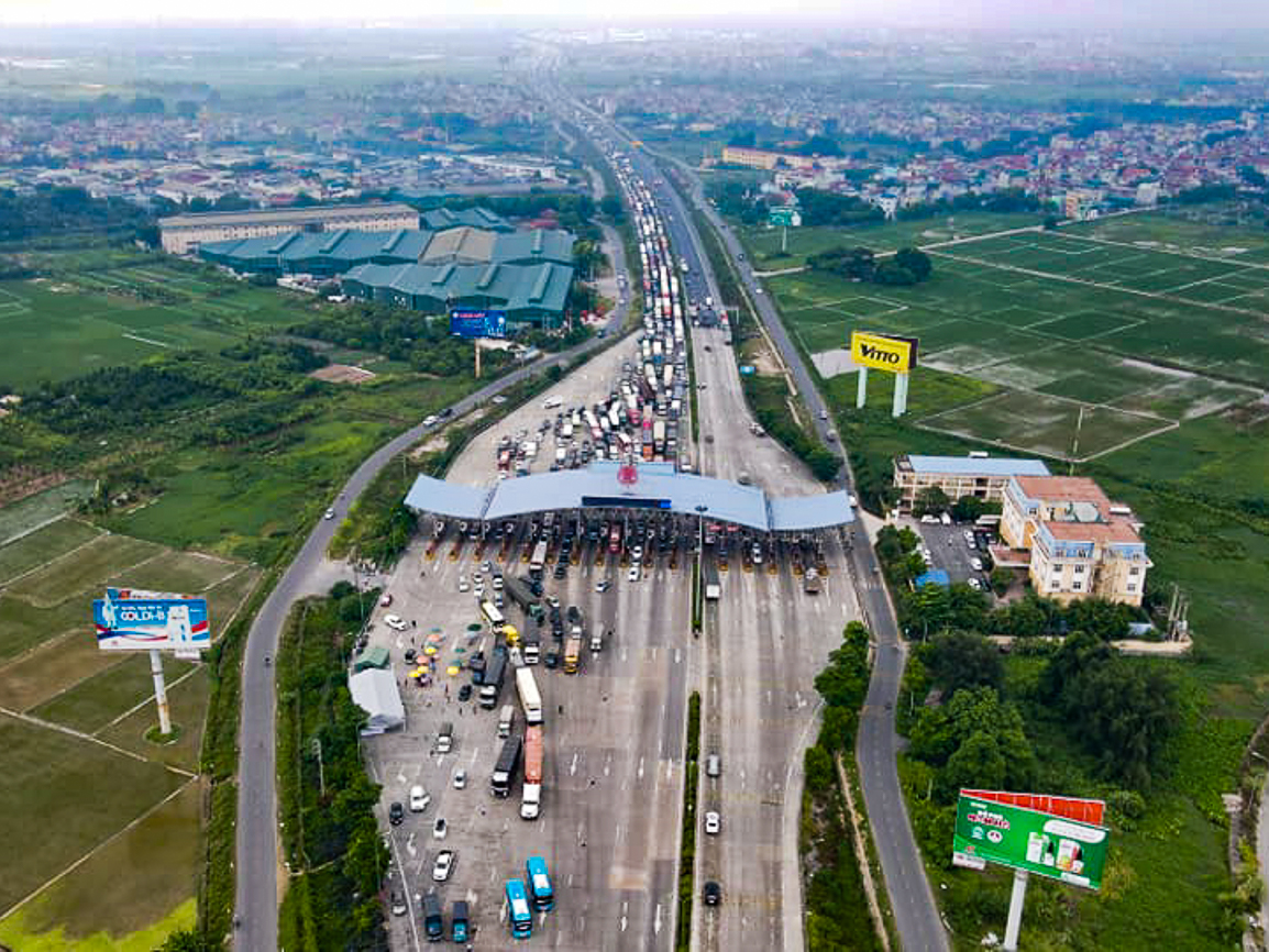 Chủ tịch UBND TP Hà Nội chỉ đạo khẩn nhằm giảm ùn tắc tại 22 chốt kiểm dịch