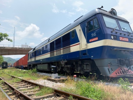 Tàu hỏa container Việt Nam chở hàng chạy thẳng sang châu Âu
