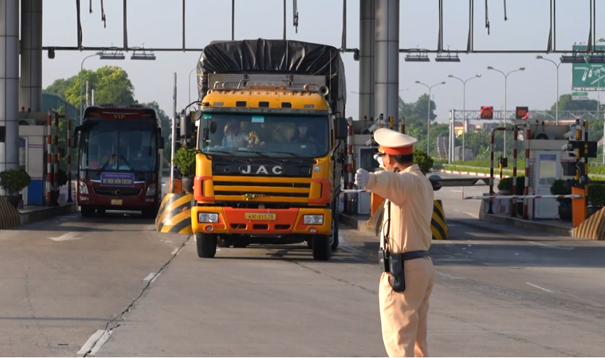 Những giấy tờ cần chuẩn bị khi qua các chốt kiểm dịch vào Thủ đô