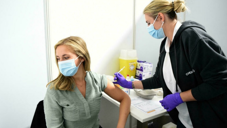 Châu Âu Hơn một nửa dân số trưởng thành đã tiêm vaccine ngừa COVID-19