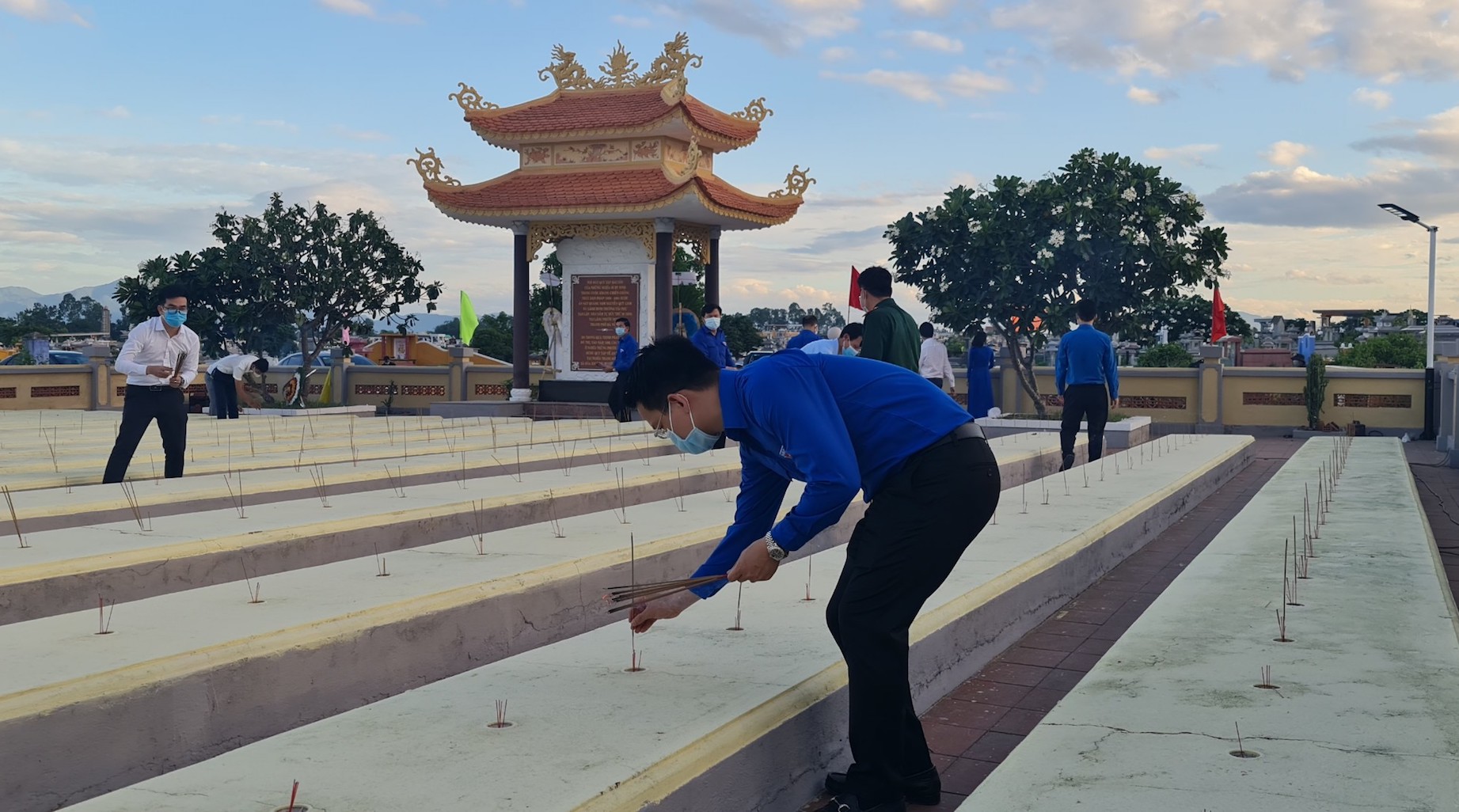 Tuổi trẻ Đà Nẵng tổ chức các hoạt động tri ân các Anh hùng liệt sĩ