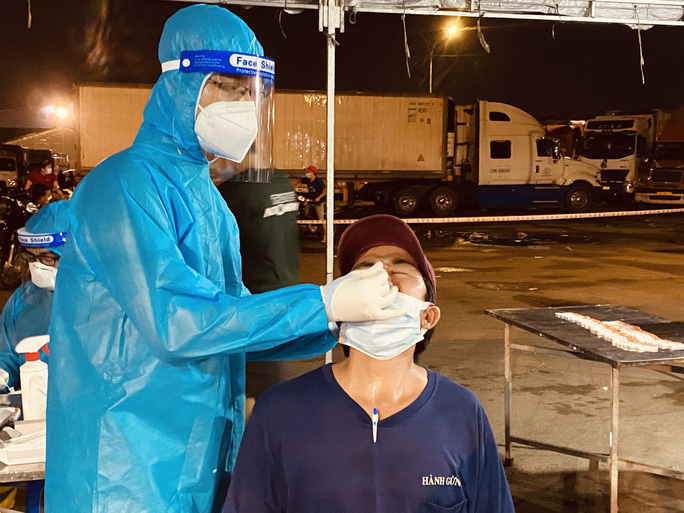 Bộ Y tế đề nghị công nhận xét nghiệm test nhanh COVID-19 với các tài xế chở hàng