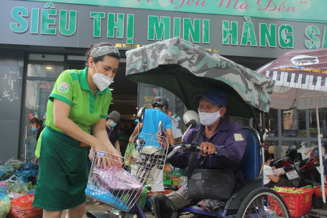 Thương người như thể thương thân