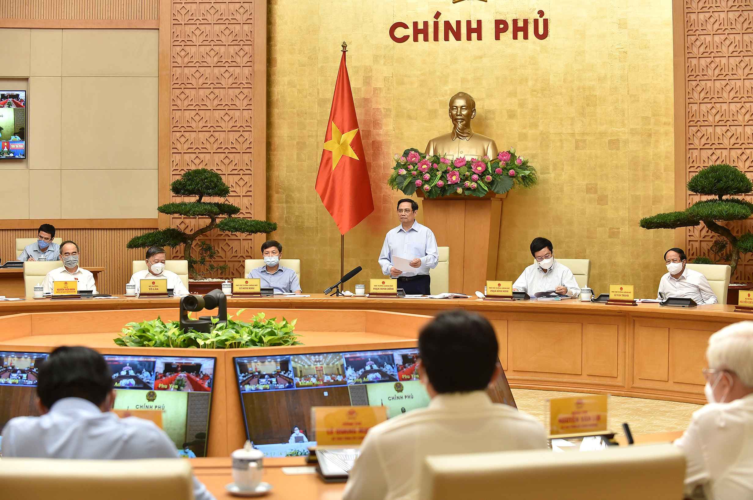 Nhanh chóng ổn định tình hình, sớm đưa cuộc sống trở lại trạng thái bình thường mới